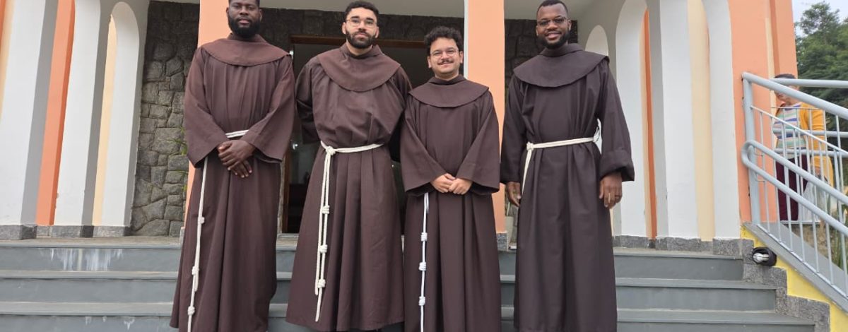 Missão franciscana reúne frades do Brasil e de Angola em Juiz de Fora