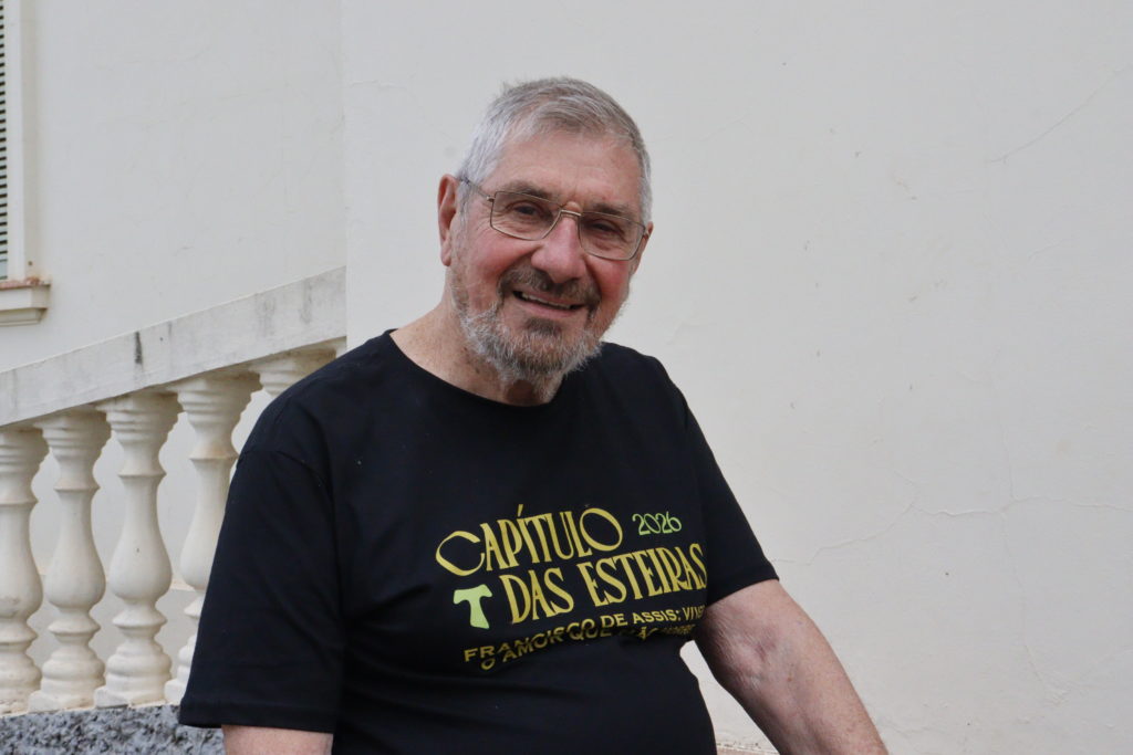 "Idosos pelo tempo, sempre novos diante da vida que escolhemos"