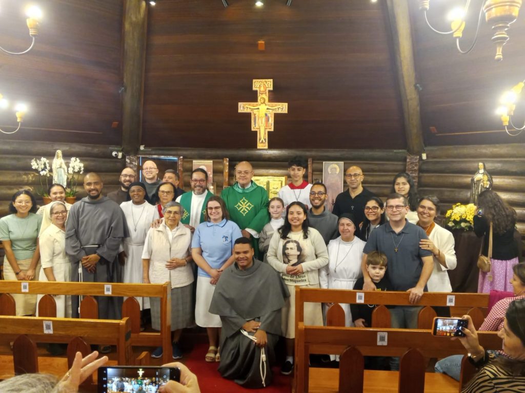 Família Franciscana celebra Santa Clara em Petrópolis