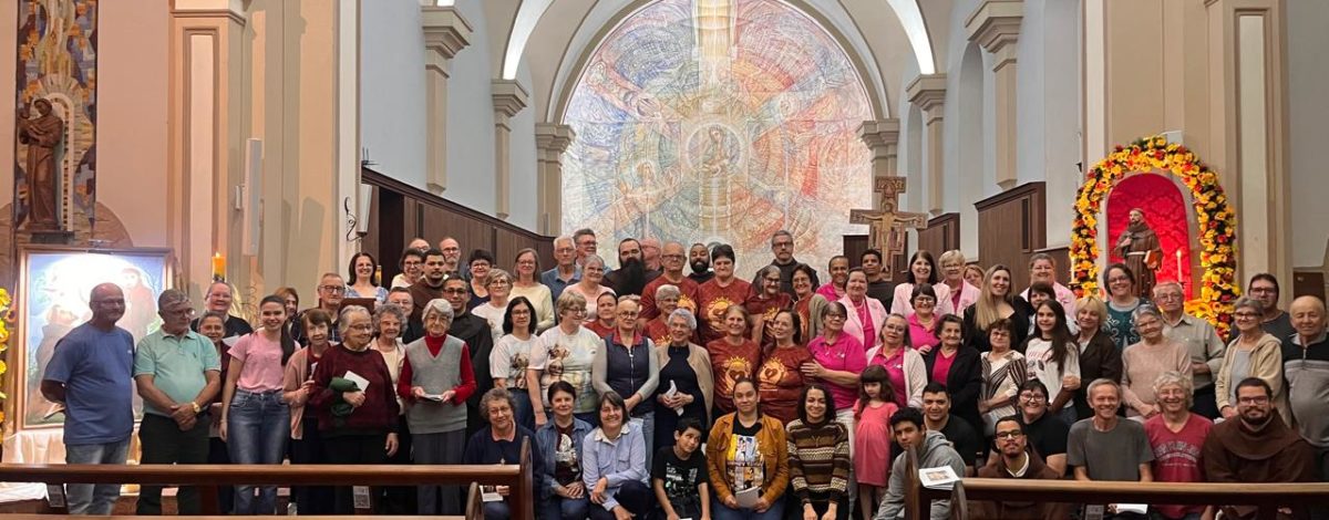 Rodeio inicia Novena de São Francisco e promove caminhada pela saúde mental com noviços