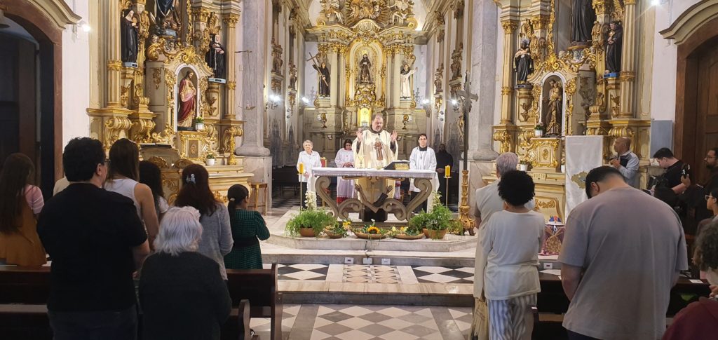 Missa Nordestina, procissão e macarrão: Santuário São Francisco abre festejos do padroeiro no Ano Jubilar