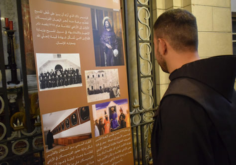 Exposição com imagens dos lugares Santos peregrina por Líbano, Síria e Iraque