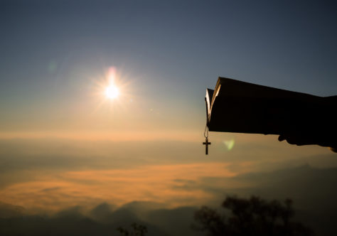 Deus para além da religião