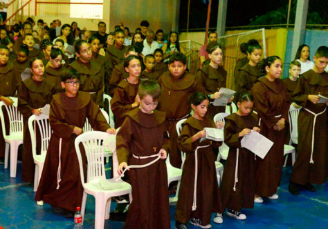 Novos Coroinhas para a Paróquia Santa Clara de Colatina