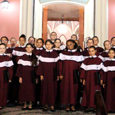 Coral das Meninas dos Canarinhos é destaque em Concerto Espiritual Mariano