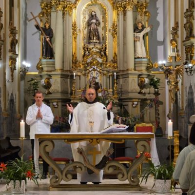 Santo Antônio reúne muitos amigos no Largo São Francisco