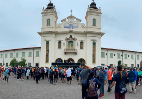 3ª Caminhada da Fé reúne mais de 1200 peregrino em Agudos