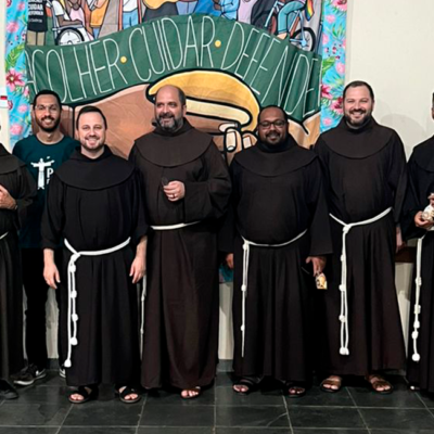 Frades aprofundam experiências formativas e visitam obras sociais em Guaratinguetá