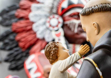 Santo Antônio no rádio, na TV, no samba, na igreja e no presídio: bênção para todo lado