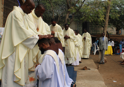 Ordenações Presbiterais marcam a celebração da Festa de Nossa Senhora dos Anjos Da Porcuincúla na FIMDA