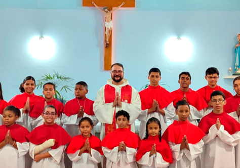 Missa em Ação de Graças celebra o serviço dos Coroinhas na Paróquia Santa Clara de Assis, em Duque de Caxias