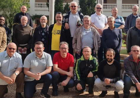 Frades do Regional de São Paulo se reúnem em Agudos para reflexão e partilha