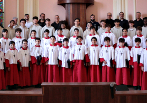 Canarinhos de Petrópolis celebram 83 anos com Missa Solene e almoço comemorativo