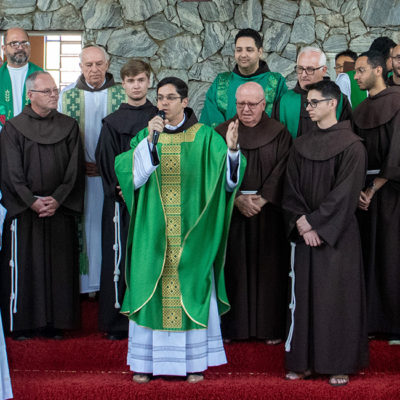 O retorno ao ‘altar’ do batismo: Frei João celebra sua Primeira Missa em São Roque