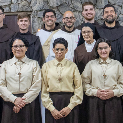 No lugar onde tudo começou: comunidade de origem acolhe Frei João no primeiro dia do Tríduo e Missão