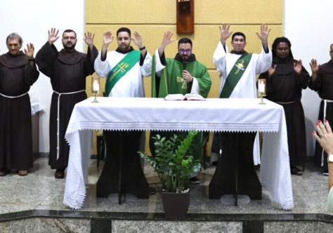 ‘Não perca de vista o ponto de partida’: o sentido da vocação religiosa franciscana, no 2º dia do tríduo