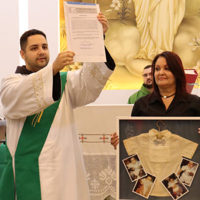 Frades e comunidade iniciam o Tríduo em preparação à Ordenação Presbiteral do Frei Felipe em Vila Velha