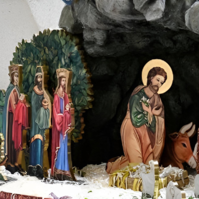 “Deus se aproxima de nós ao contemplarmos o presépio e a árvore de Natal”
