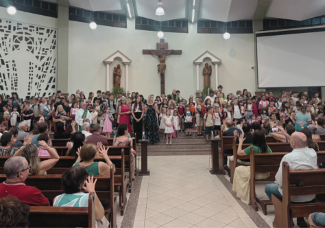 Fé e esperança marcam bênção das mochilas na Paróquia Nossa Senhora do Rosário