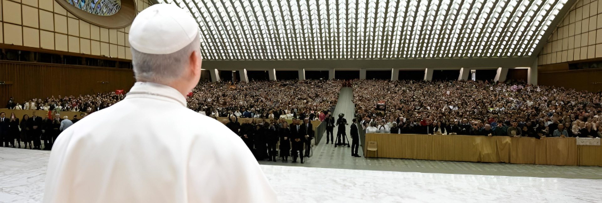“Deus fala através da Bíblia, devemos interpretá-la sem fundamentalismos”