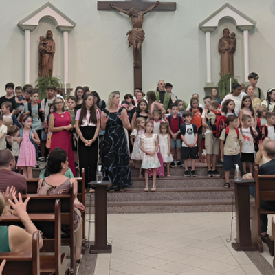 Fé e esperança marcam bênção das mochilas na Paróquia Nossa Senhora do Rosário