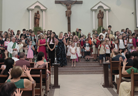 Fé e esperança marcam bênção das mochilas na Paróquia Nossa Senhora do Rosário