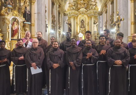 Largo São Francisco acolhe nova fraternidade e empossa novo pároco