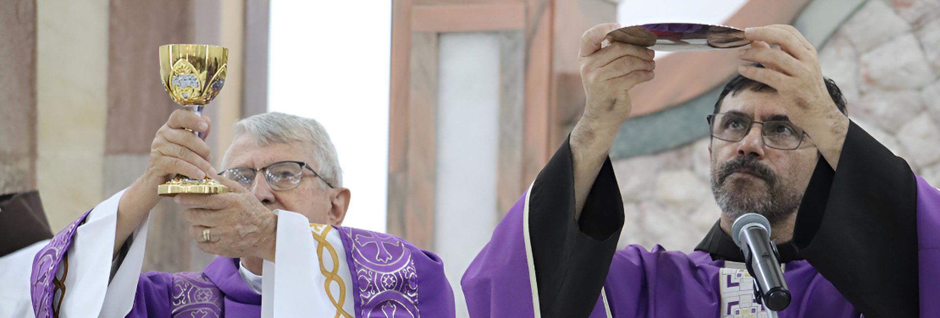 Missa de abertura dos 800 anos do trânsito de São Francisco na Paróquia Santo Antônio