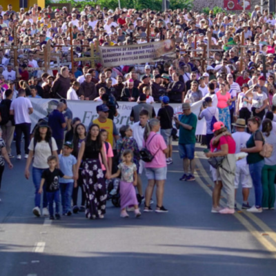 Assista aos destaques da 36ª Caminhada Penitencial Frei Bruno, que reuniu quase 40 mil fiéis