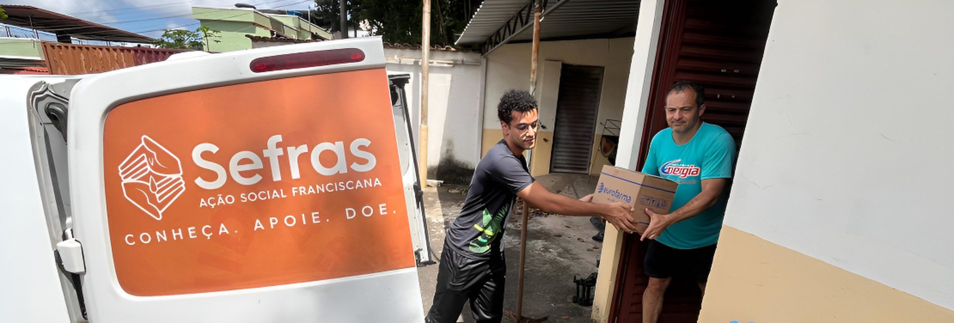 Donativos de campanha franciscana são entregues às vítimas das enchentes em Juiz de Fora