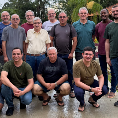 Frades do novo Regional do Paraná se reúnem em Prudentópolis