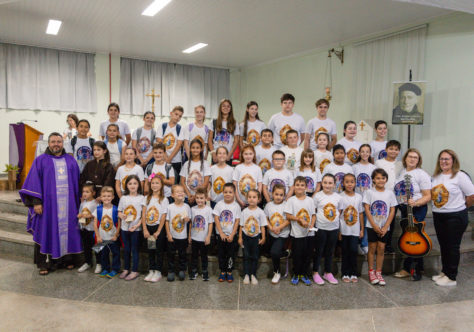 Bênção das mochilas e materiais escolares na Paróquia São Luiz Gonzaga