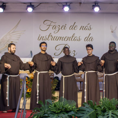 Penha Peregrina leva consolo e inspira o dia da alegria no Oitavário da Festa da Penha