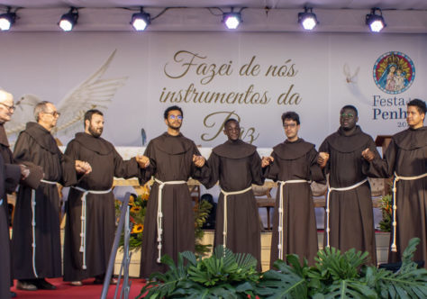 Penha Peregrina leva consolo e inspira o dia da alegria no Oitavário da Festa da Penha