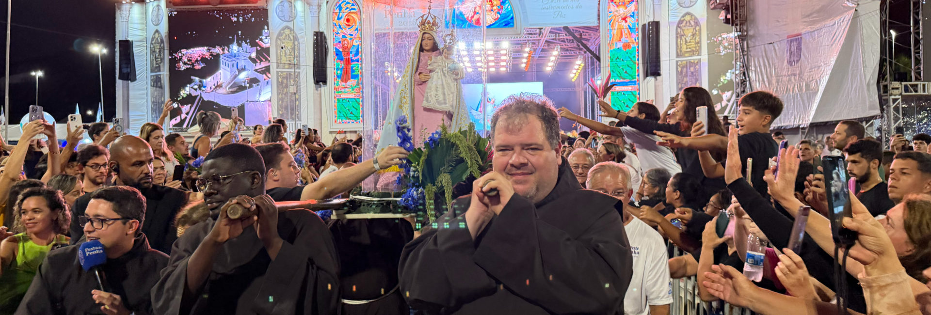 “Somos luzes que faíscam no caos”, afirma Frei Gabriel no encerramento da Festa da Penha