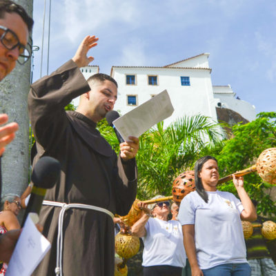 Terço Gigante é instalado no Convento da Penha e abre clima de fé da Festa da Penha 2026