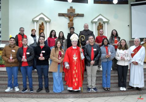 Fim de semana histórico marca recorde de crismas de adultos e retorno de fiéis à Igreja Católica em Concórdia