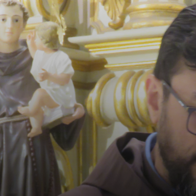 “Uma família feliz não é a que nunca cai. É a que nunca desiste de amar”
