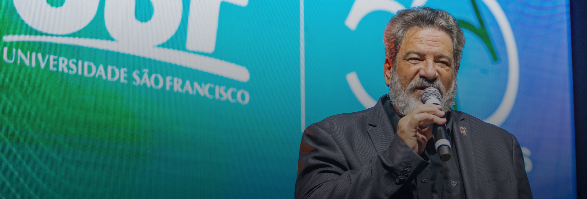 USF celebra 50 anos com palestra de Mario Sergio Cortella