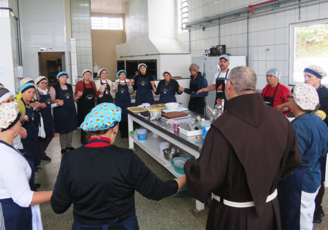 A evangelização dos voluntários da Festa de São Pedro
