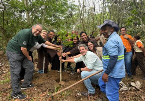 https://franciscanos.org.br/noticias/em-preparacao-para-a-festa-2026-santuario-frei-galvao-reforca-cuidado-com-a-casa-comum.html