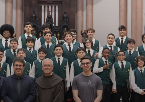 Canarinhos de Petrópolis celebram a memória de São Francisco em SC