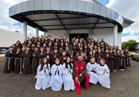 Fé, amizade e serviço ao altar marcam o 7º Encontrão dos Coroinhas e Acólitos da Paróquia de Xaxim