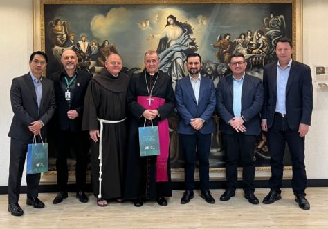 USF recebe Dom Carlos Lema Garcia, bispo referencial para a educação católica